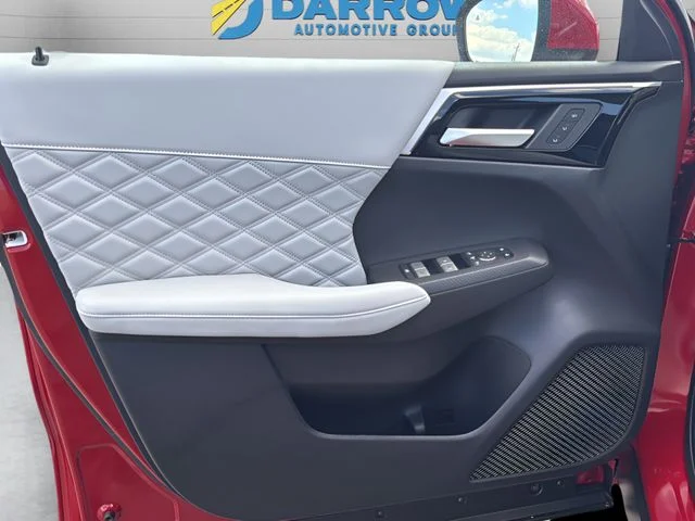 Used 2025 Red Mitsubishi SEL image 16
