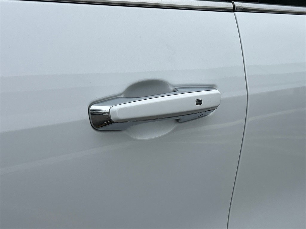 2026 GMC ACADIA - Image 12