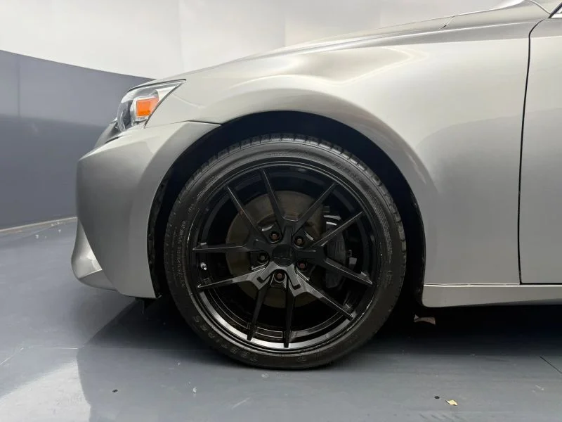 2016 Lexus IS 200t - Photo 36