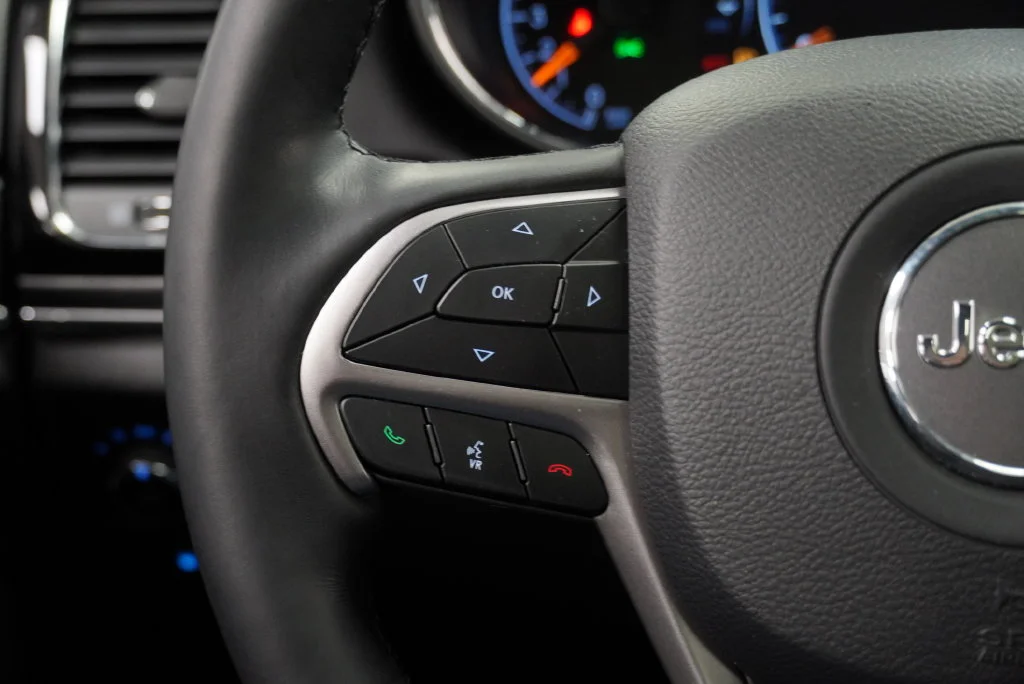 Used 2021 Gray Jeep Limited image 33