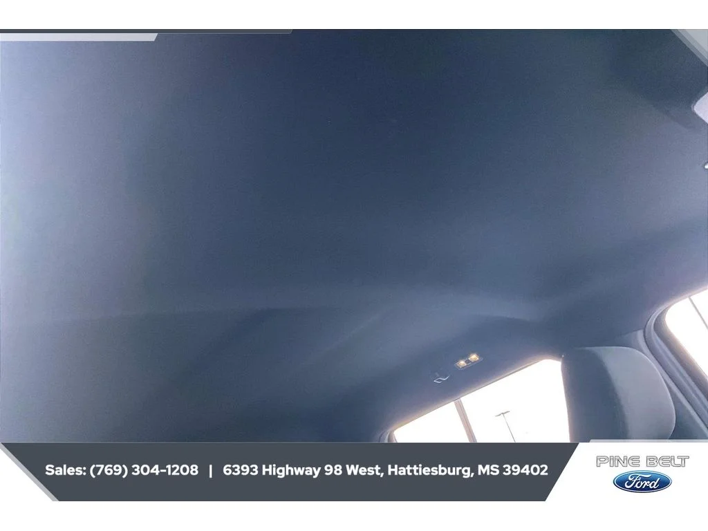 Used 2022 Space White Metallic Ford XLT image 17