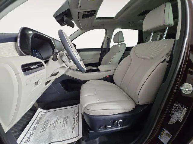 Used 2025 Red Hyundai Calligraphy image 9