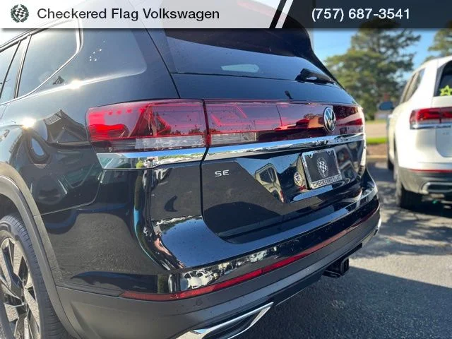 New 2026 Black Volkswagen 2.0T SE w/Technology image 10