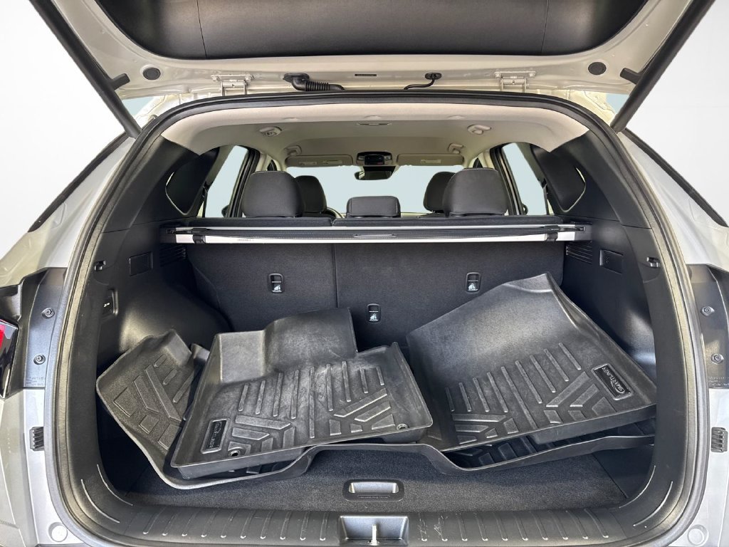 Used 2024 Silver Hyundai SEL image 11