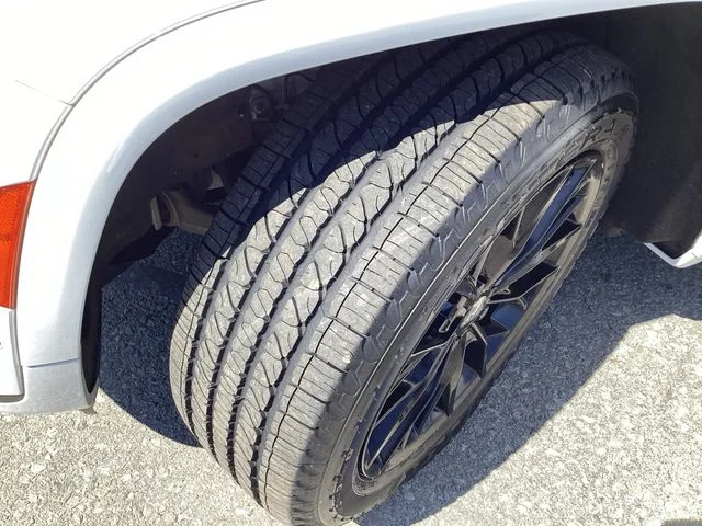 Used 2023 Bright White Clearcoat Jeep Summit image 18
