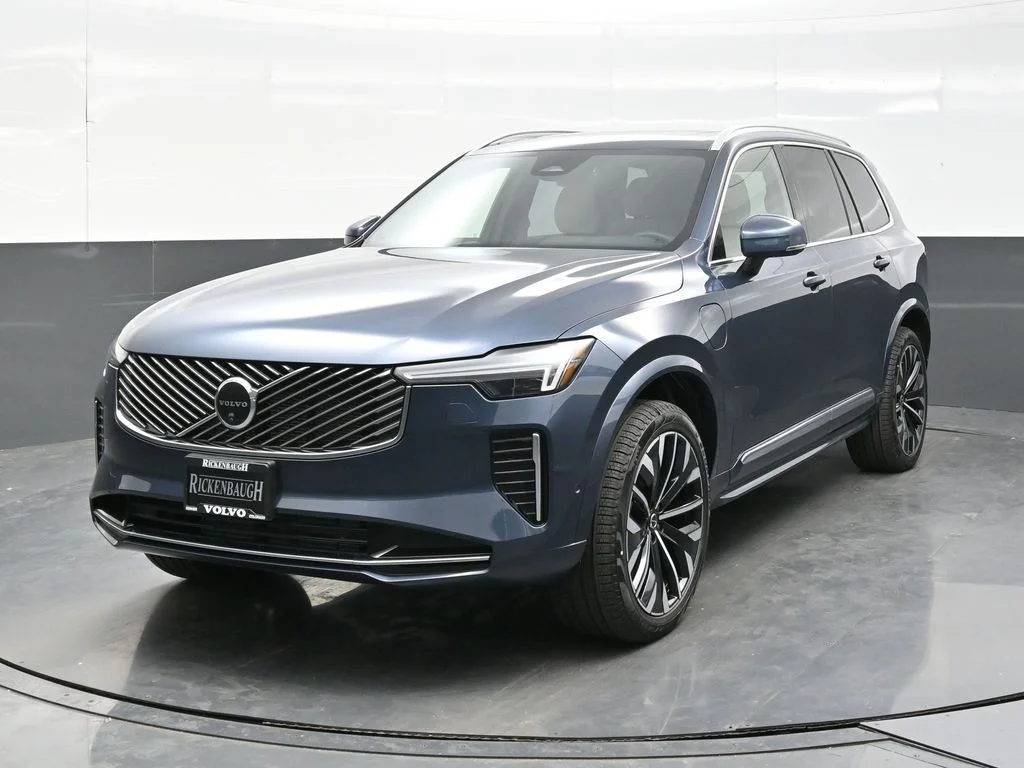 New 2026 Denim Blue Volvo T8 Plus image 2