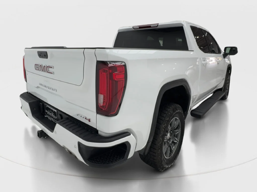 Used 2025 White GMC AT4 image 8