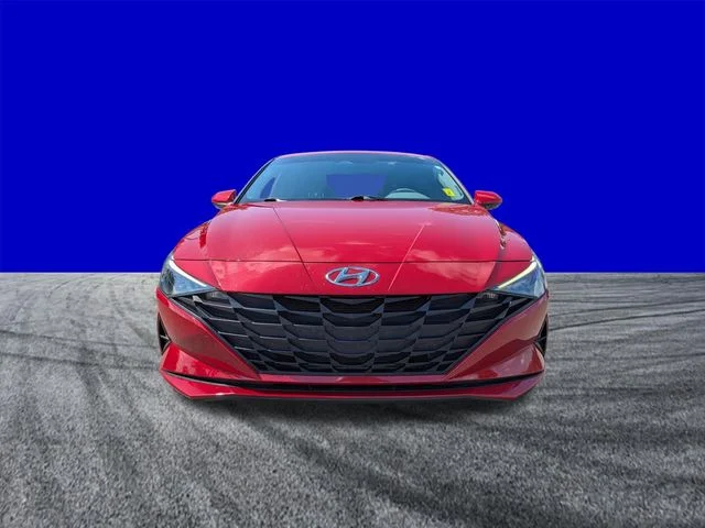 Certified Used 2022 Scarlet Red Hyundai SE image 9