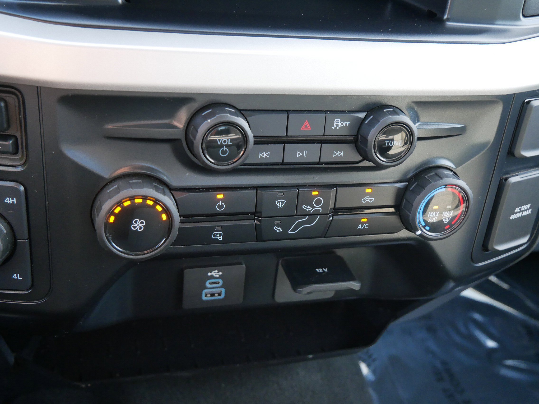 Used 2025 White Ford XLT image 23