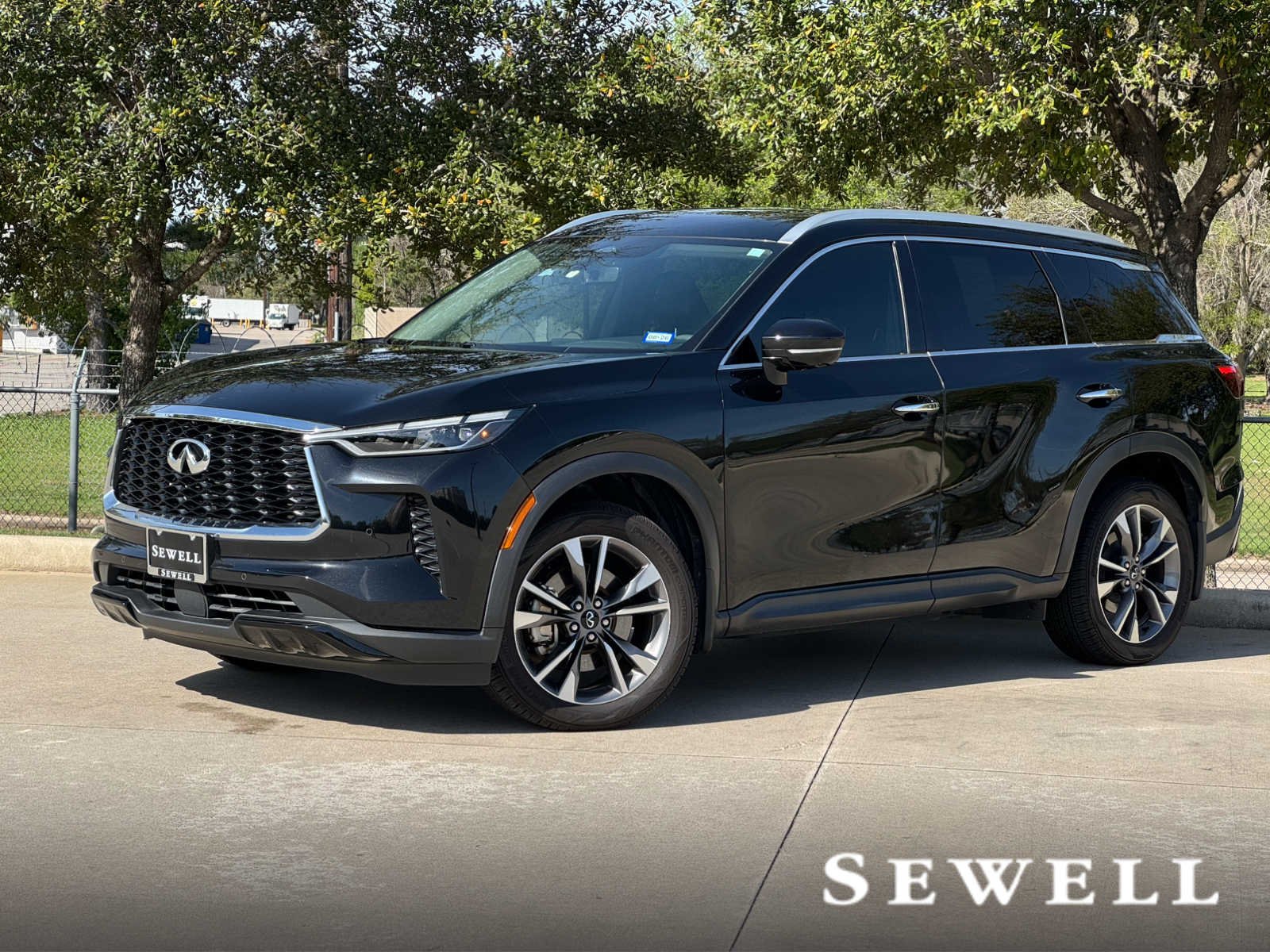 2023 INFINITI QX60 LUXE