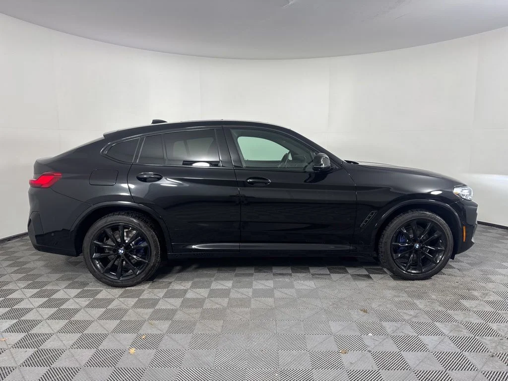 Used 2024 Black BMW M40i image 4