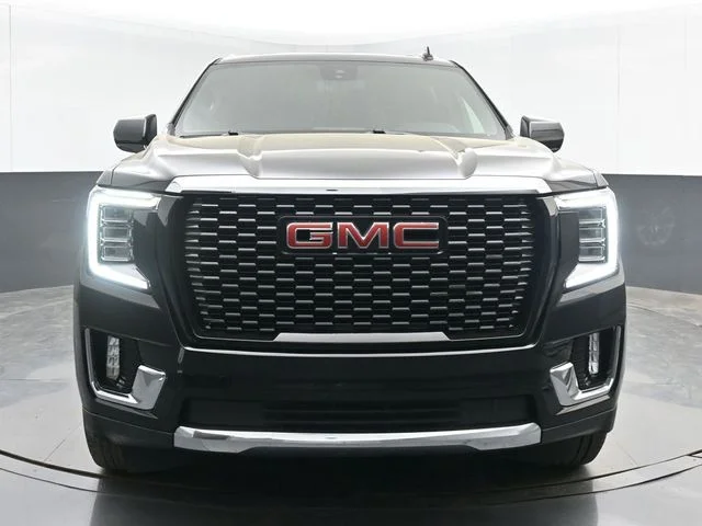 Used 2023 Black GMC SLT image 2