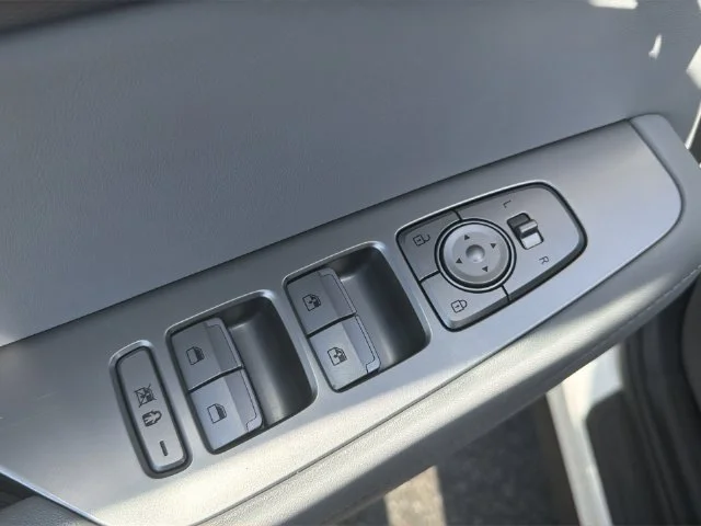 Used 2020 White Hyundai SEL image 31