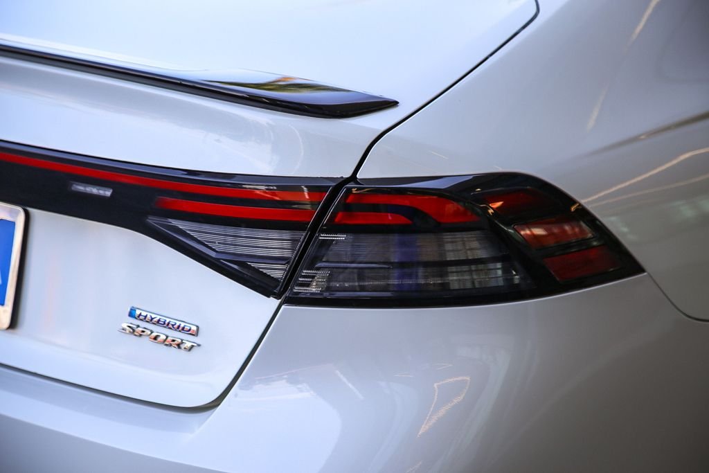 Certified Used 2024 Platinum White Pearl Honda HYBRID SPORT image 8
