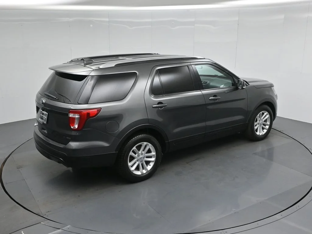 Certified Used 2017 Gray Ford XLT image 41