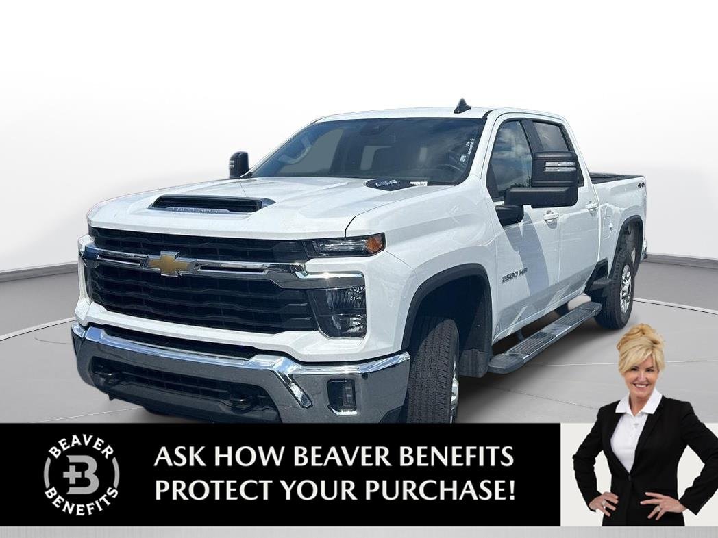 Used 2025 Summit White Chevrolet LT image 1