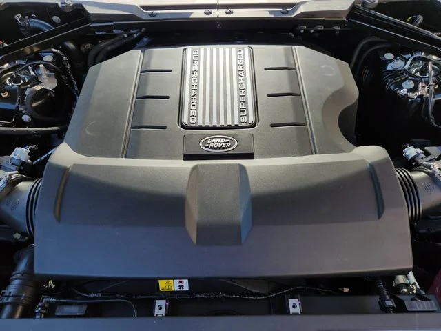 2025 Land Rover Defender V8 - Photo 22