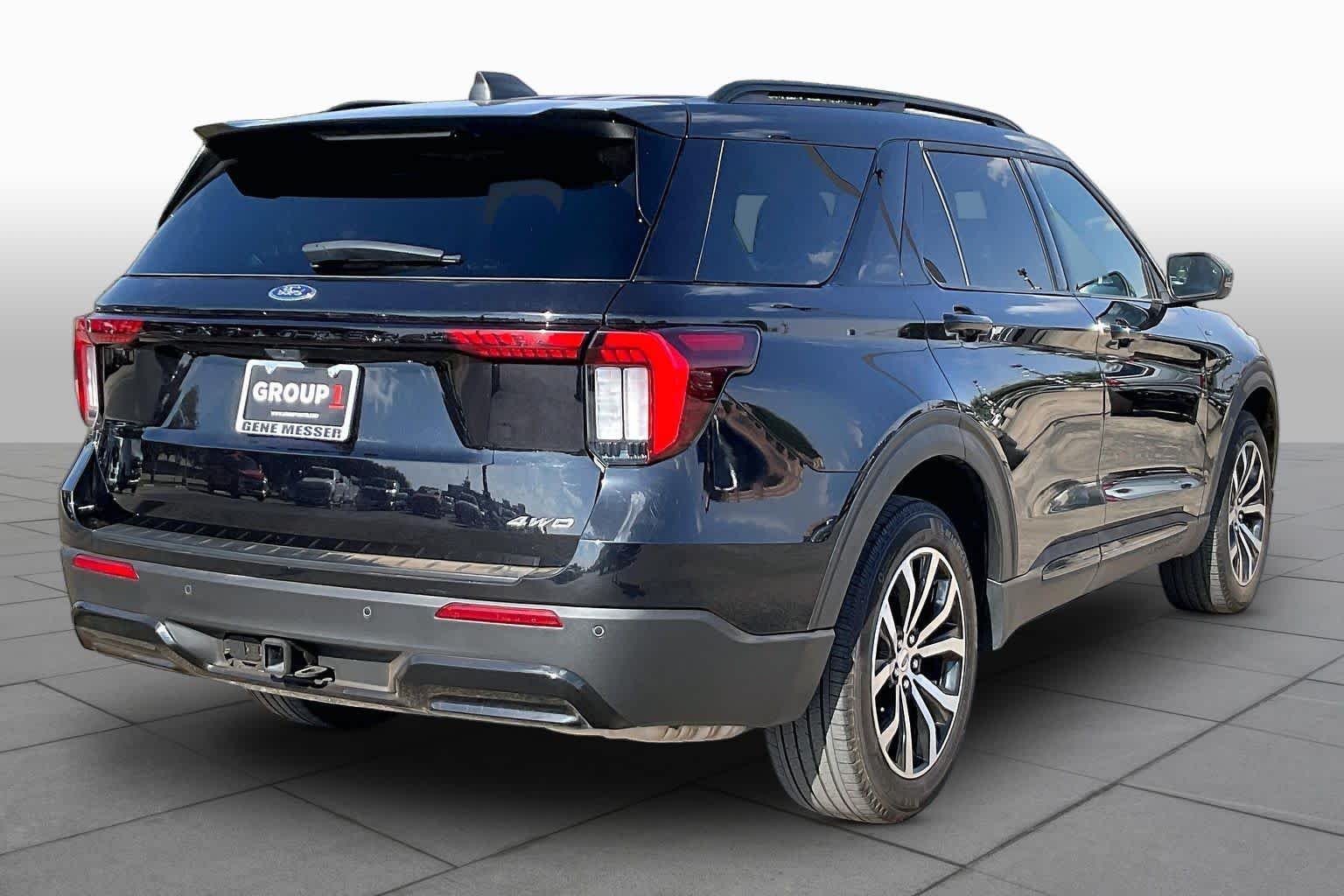 Used 2025 Agate Black Ford ST-Line image 13