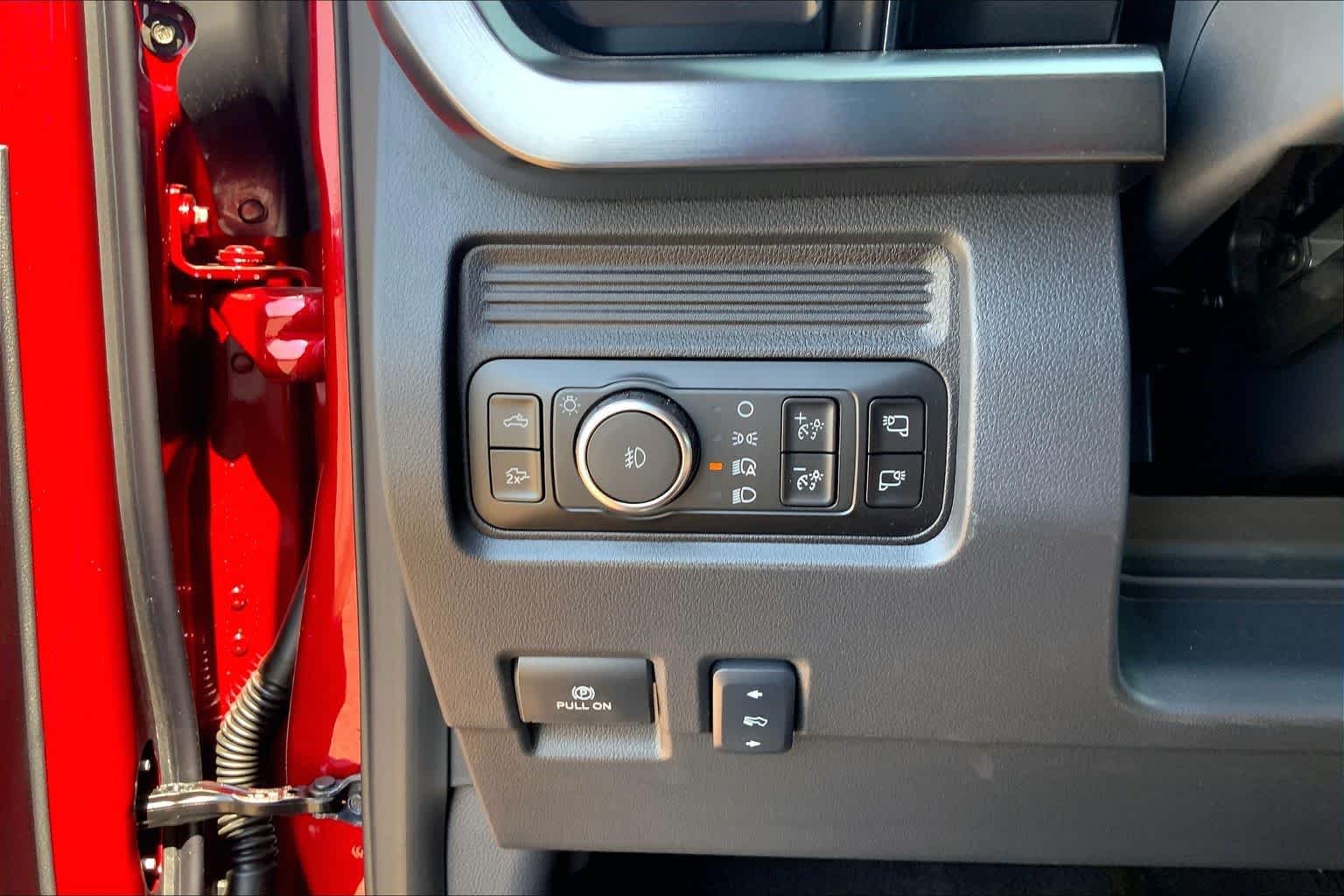 New 2026 Ruby Red Metallic Tinted Clearcoat Ford F-250® Lariat® image 20