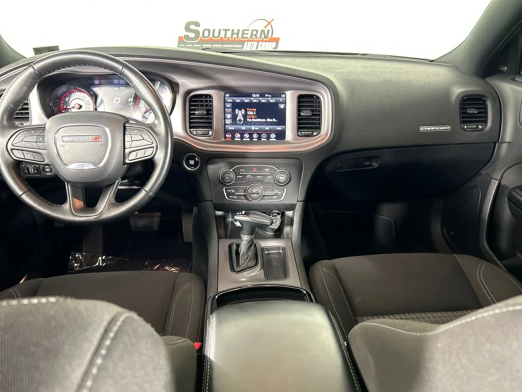 Used 2023 Gray Dodge SXT image 18