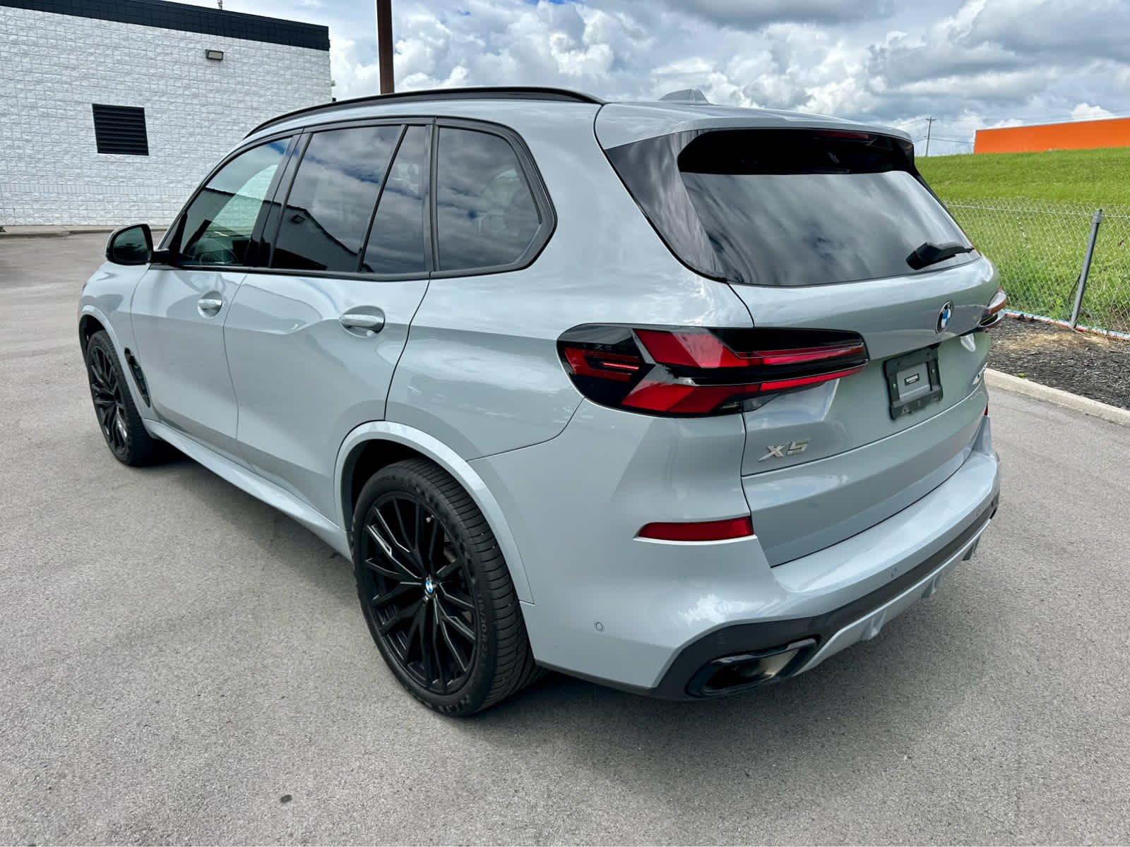 Used 2024 Brooklyn Grey Metallic BMW xDrive40i image 7