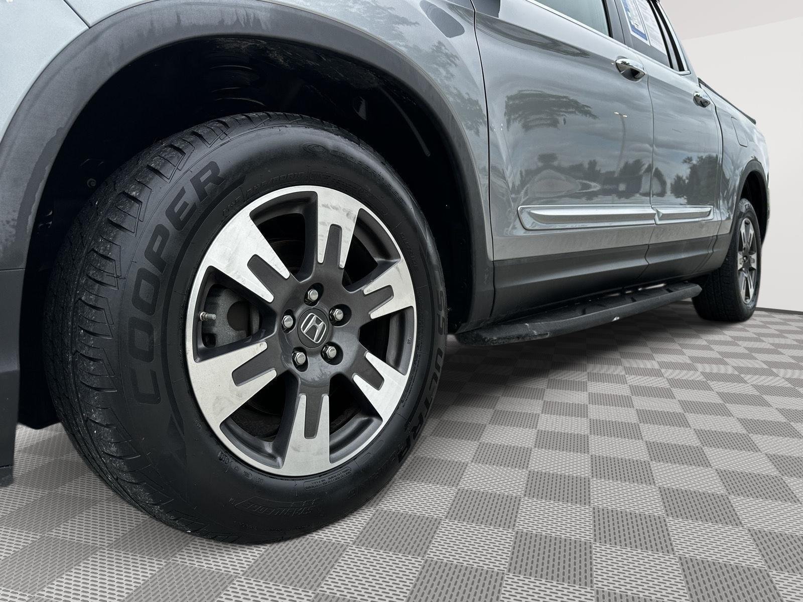 Used 2019 Lunar Silver Metallic Honda RTL-E image 6
