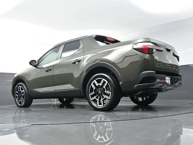 Used 2025 Green Hyundai Limited image 36