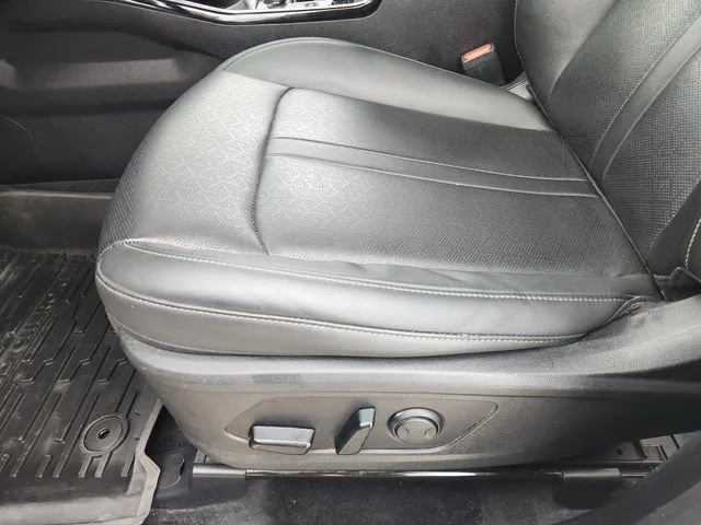 Used 2023  Kia SX image 24