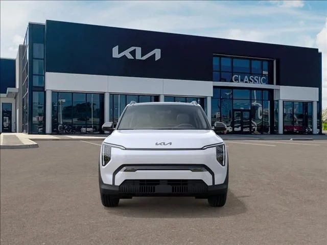New 2027 White Kia  image 2