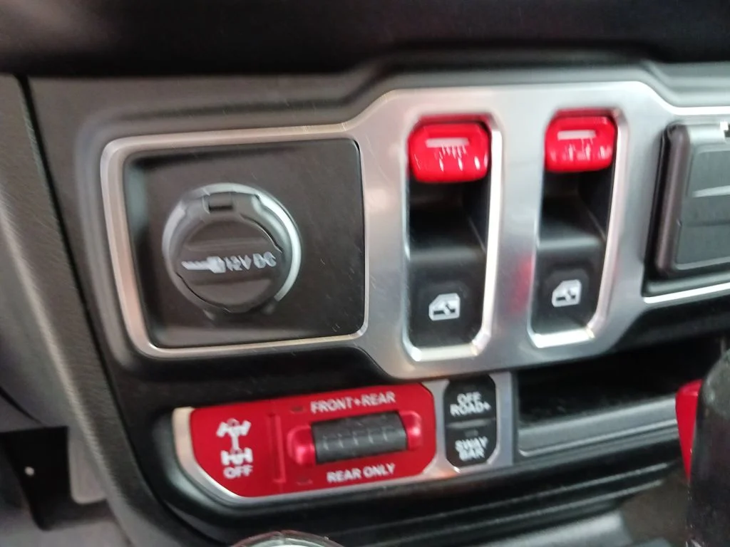 Used 2021 Gray Jeep Rubicon image 25
