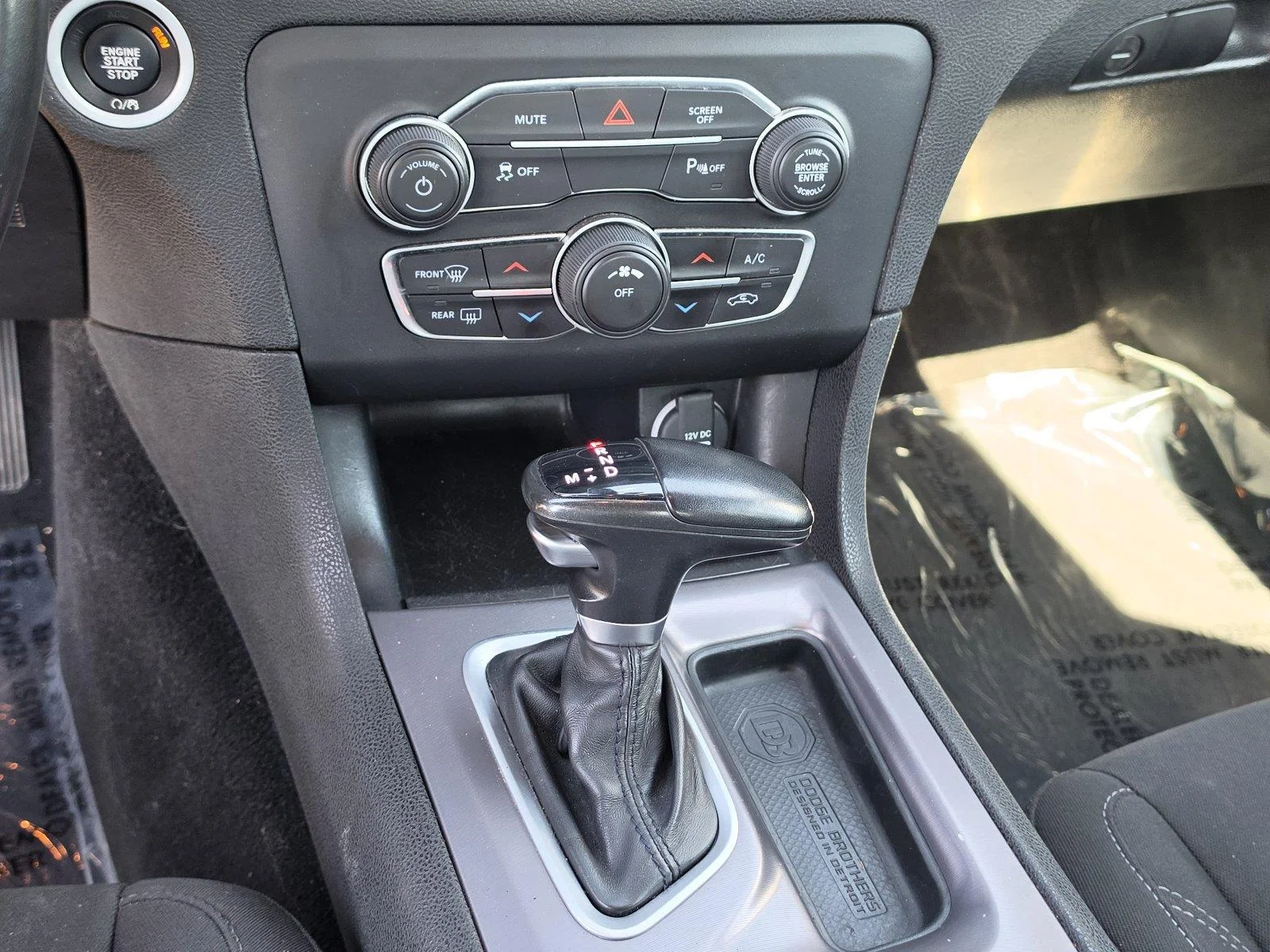 Used 2023  Dodge SXT image 22