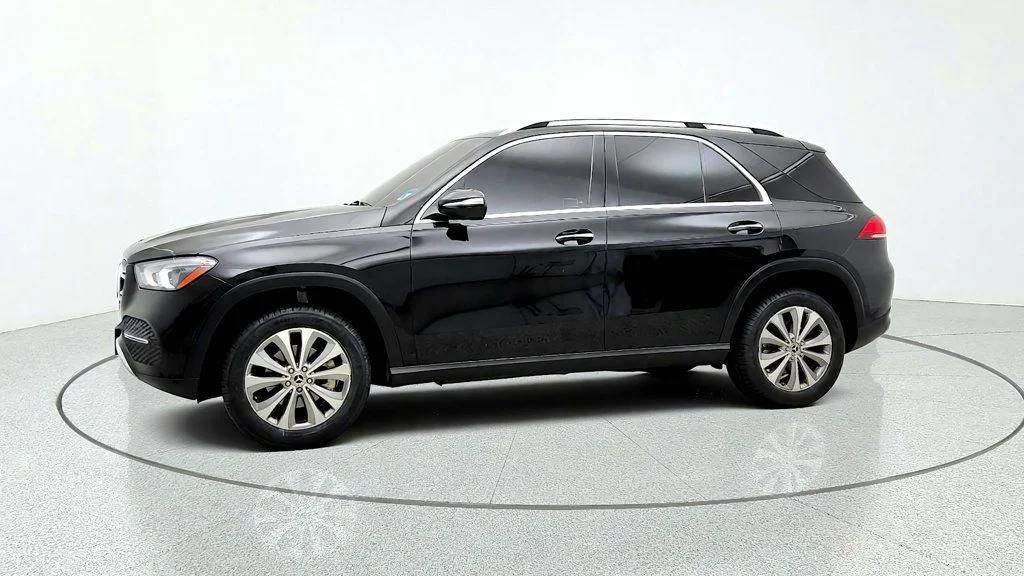 Used 2020 Black Mercedes-Benz GLE 350 4MATIC® SUV w/ Premium & Parking Assist Pkgs image 8