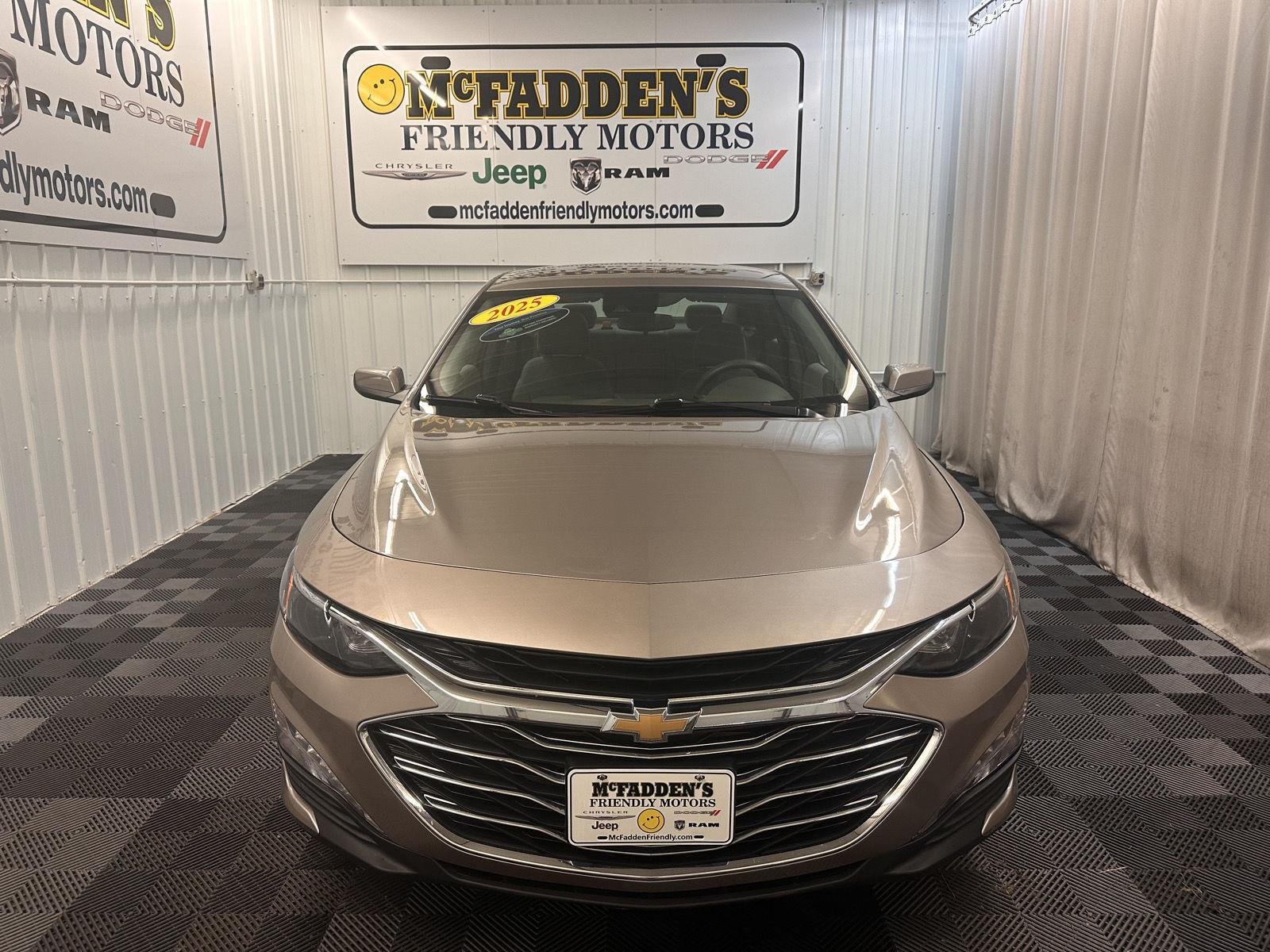 Used 2025 Mineral Gray Metallic Chevrolet LT image 6