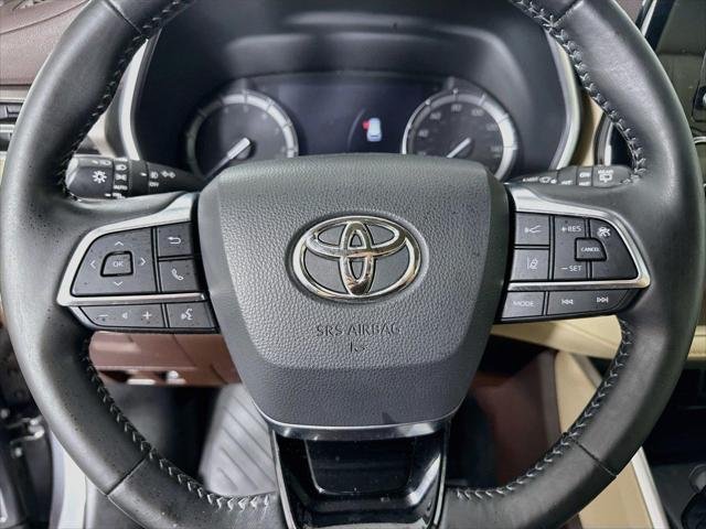 Certified Used 2021 MAGNETIC GRAY MET. Toyota  image 16