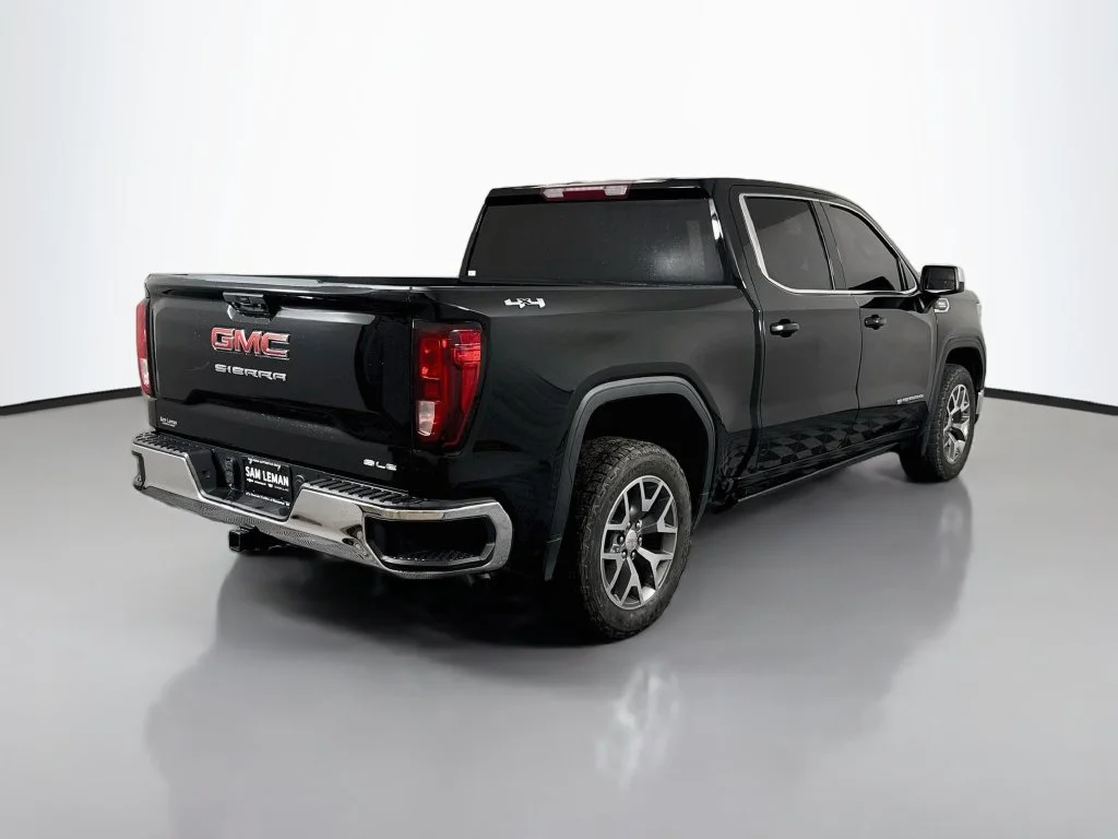 Used 2023 Black GMC SLE image 7