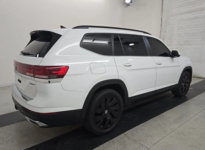 Used 2024 Volkswagen Atlas SE w/Tech with VIN 1V2HR2CA9RC597524 for sale in Kansas City