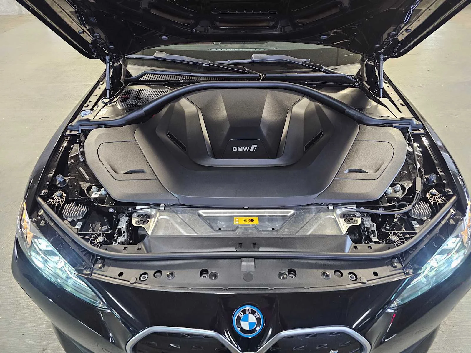 Certified Used 2023 Jet Black BMW eDrive35 image 9