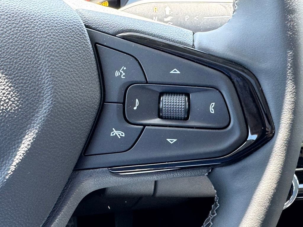 2027 Chevrolet Bolt RS - Photo 18