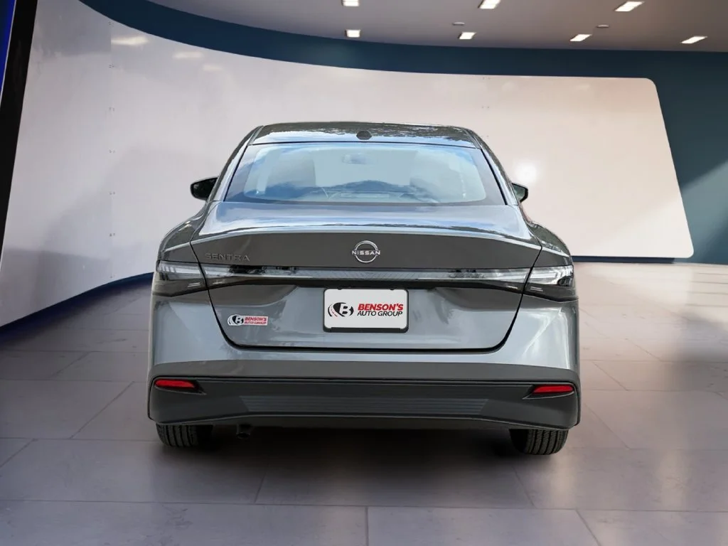 New 2027 Gray Nissan S image 4