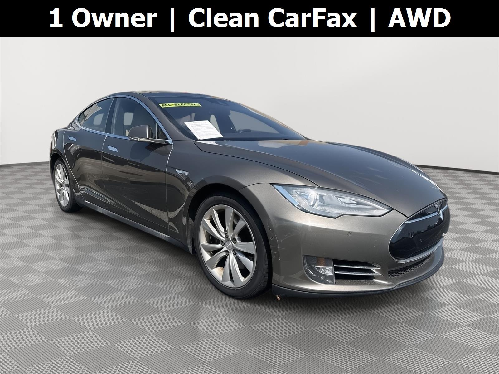 Used 2016 Titanium Metallic Tesla 90D image 1