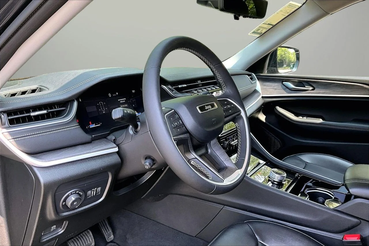 Used 2023 Black Jeep Limited image 19