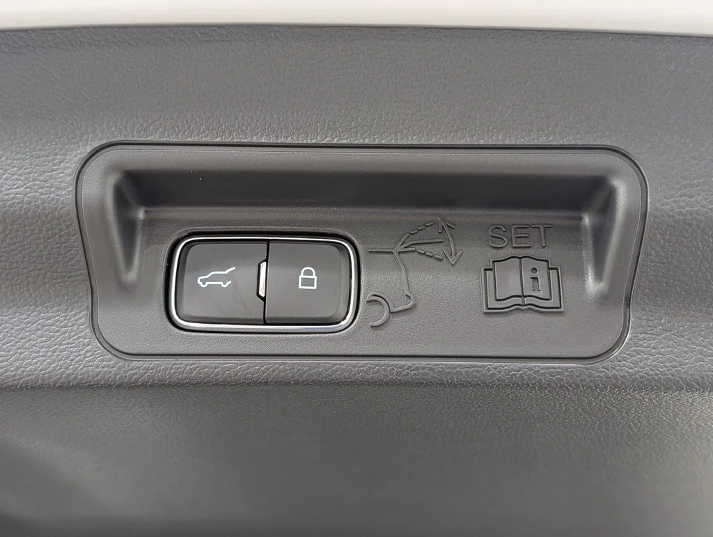New 2027 Avalanche Gray Ford Active image 22