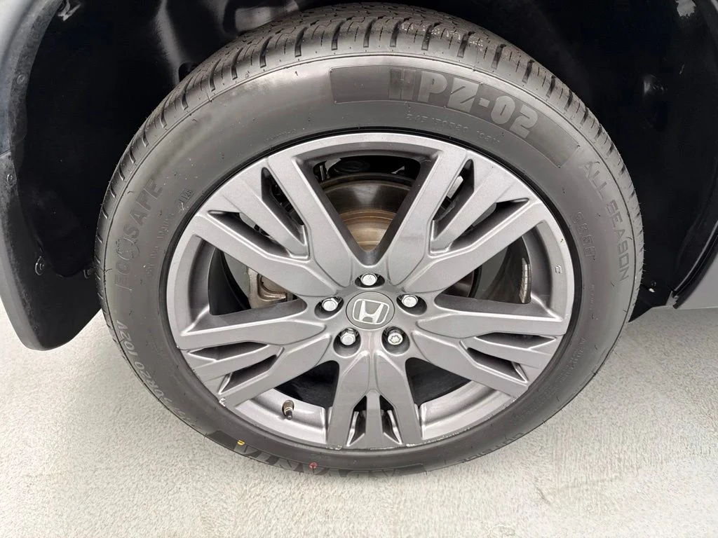 Used 2021  Honda EX-L image 13