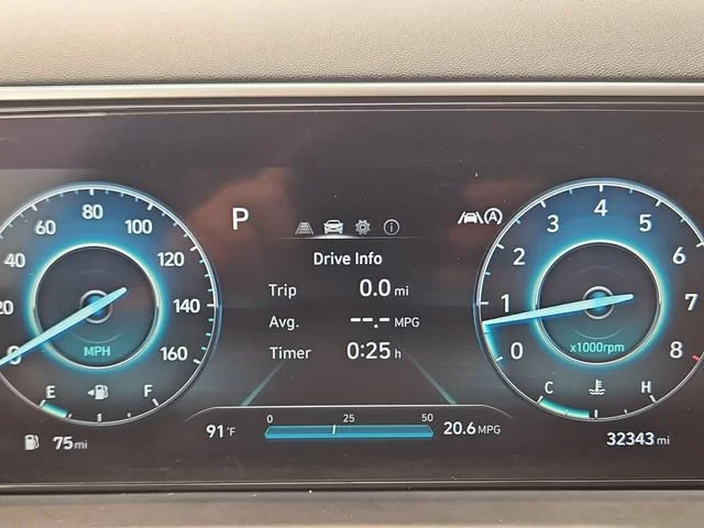 Used 2022 Black Hyundai SEL image 16