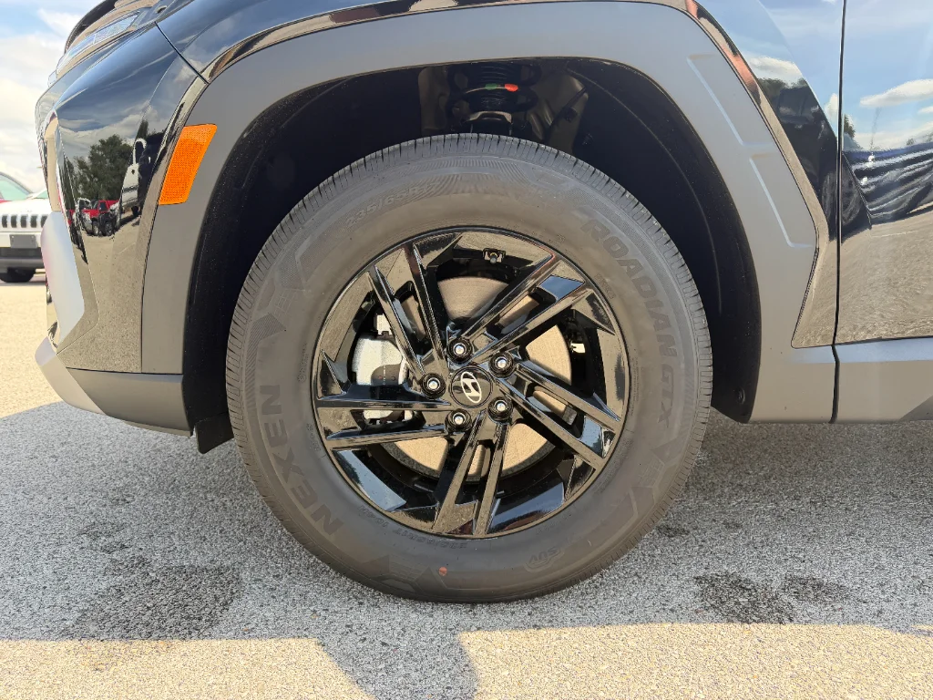 New 2026 Phantom Black Hyundai SE image 23