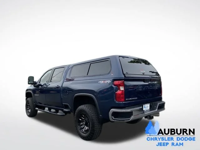Used 2022 Blue Chevrolet LT image 5