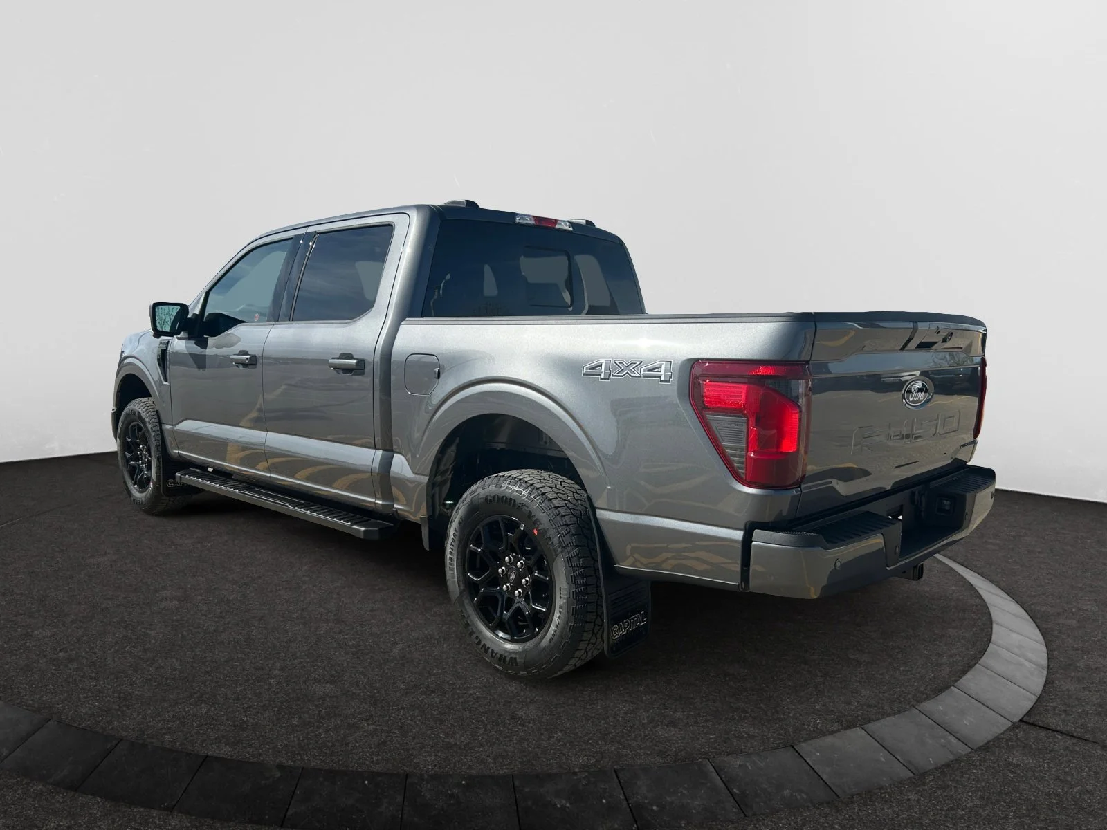 New 2026 Carbonized Grey Metallic Ford XLT image 3