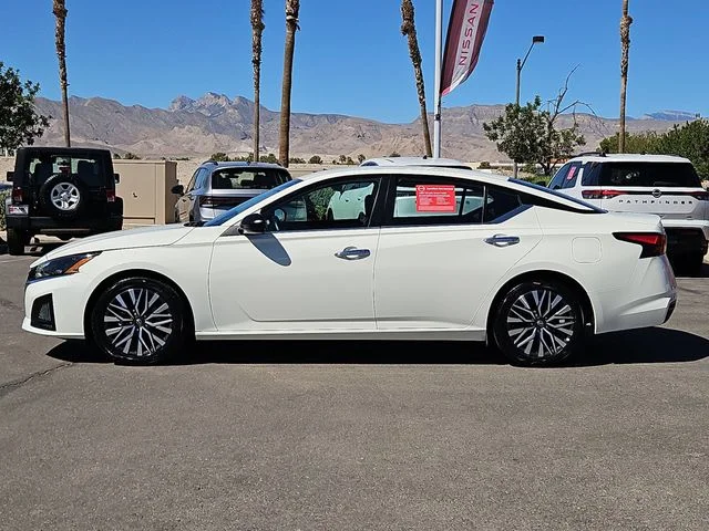 Certified Used 2025 Glacier White Nissan 2.5 SV image 15