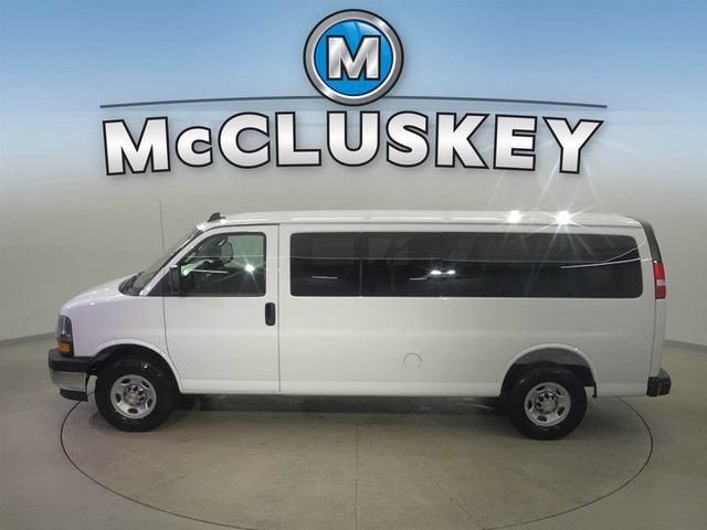 2025 Chevrolet Express Passenger LT - Photo 10