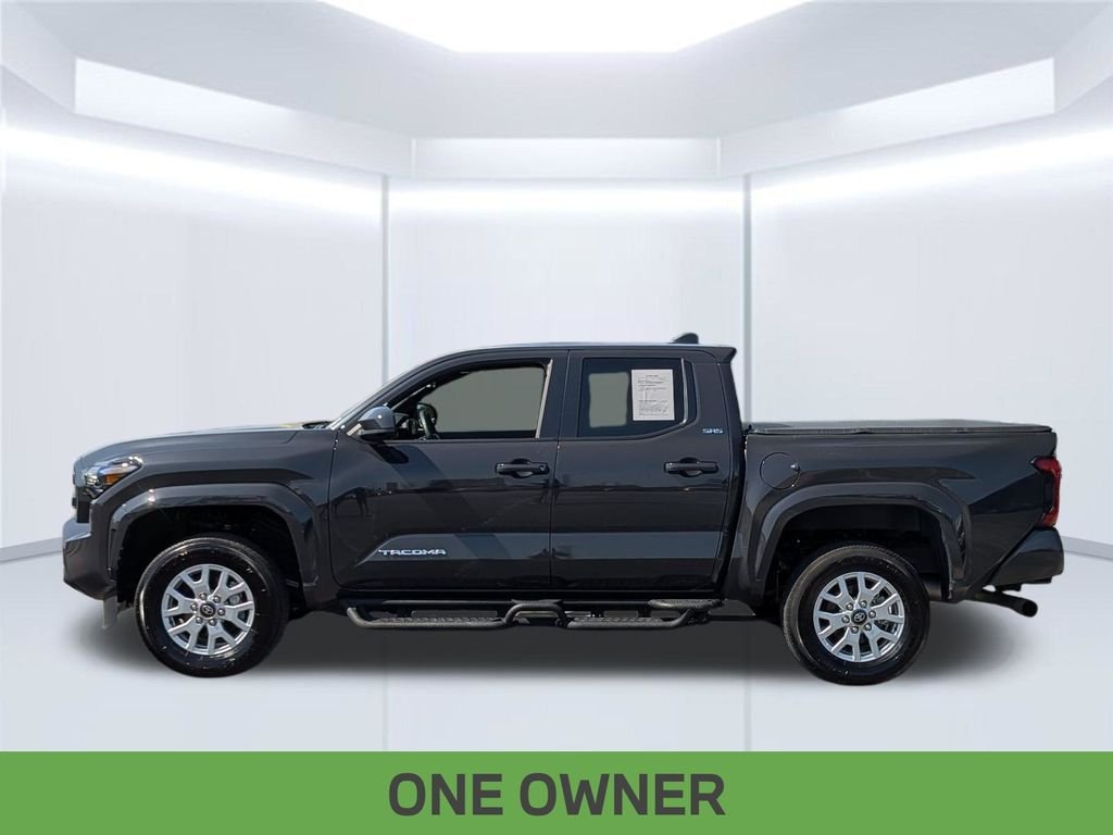 Used 2024  Toyota SR5 image 2